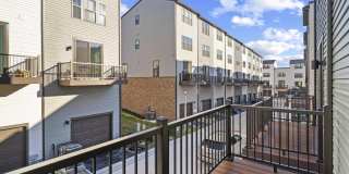 734 WATTS Street Gallery 11