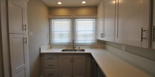 Charming Bluff Heights 1 bed room Gallery 13