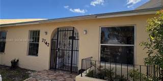 2742 NW 199th Ter Gallery 1