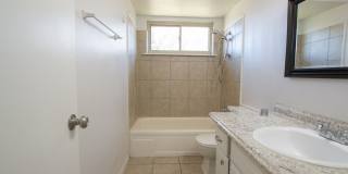 MORE SPACE. MORE CONVENIENCE. A GREAT CENTRAL MOORE LOCATION. Gallery 30