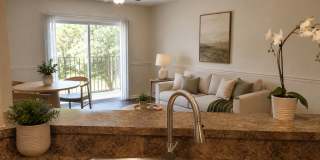 Gorgeous Wood Floors 1/1 condo for RENT @The Crest close to UCF Gallery 9