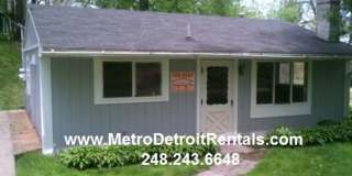 Picturesque cottage in vacation like setting! Stunning views of Tipsoco lake Gallery 1