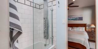 ***VACATION HOME AVAILABLE FROM MAY 15TH- OCTOBER 31ST*** MONTH TO MONTH Gallery 13