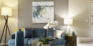The Meridian Gallery 17