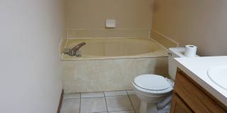 2 bedroom 2 bathroom flat Gallery 10