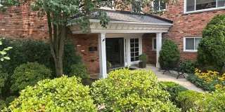 450 Oak Avenue Gallery 1