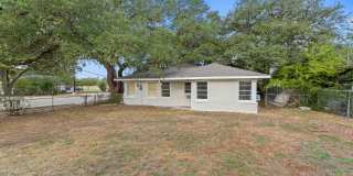 Live Close to Campus! 4 Bed/2 Bath Available for August 2026 Move-in! Gallery 16