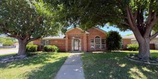 Gorgeous 3 bed/2bath home in Twin Oaks AVAILABLE SOON! Gallery 1