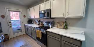 1347 East Parkway Drive - 1 Gallery 7