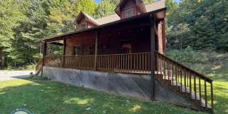 Three Bedroom Home with Spacious Outdoor Area Gallery 1