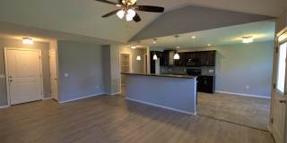 4 Bedroom home with fenced backyard Gallery 6