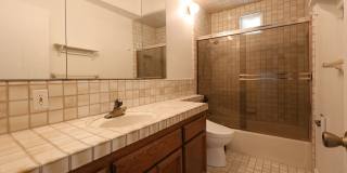 Updated Large 3 bedroom 2 bathroom home Gallery 29