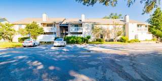 Well-maintained Pensacola Condo with Community Pool & Central Location Gallery 1