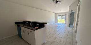 Coming Soon  Newer  3/2 Duplex -1 car garage Gallery 9