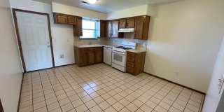 Cute 2 bed 1 bath you don't want to miss! Gallery 1