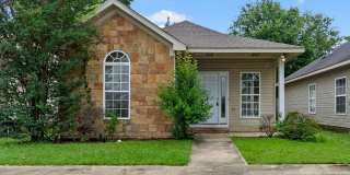 Nice 3 Bed 2 Bath Home! Available Now! Gallery 1