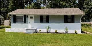 Cottage in golf cart district ! Gallery 1