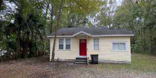 Private Northside 2/1 Residence For Rent! Pet Friendly! Washer & Dryer Included! Gallery 1