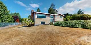 Application pending- Location, Location! - Four Bedroom house located minutes from Des Moines Waterfront Gallery 3