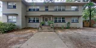 Charming Apartment with Wood Floors & Convenient Amenities Gallery 3