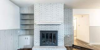 Centrally Located 3 bedroom 2 bathroom house! Gallery 13