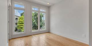 Stunning Salemtown Townhome With Fenced In Yard Stunning Salemtown Townhome With Fenced In Yard Gallery 17