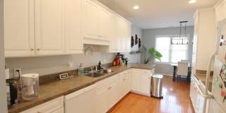 Large townhome with garage for rent in Taylor Springs! Gallery 4