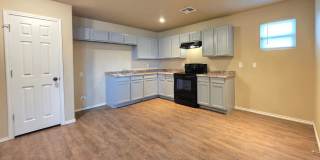 3 Bd / 2 Bath and great back yard Gallery 7