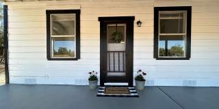 Charming Country Home - 2 bedroom 1 bath Gallery 1