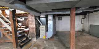 Adorable 3 Bedroom Bungalow Across from Mercy Hospital $1395!!! Gallery 9