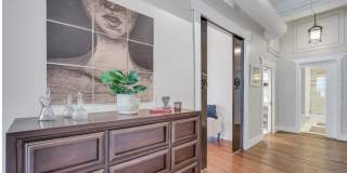 2 BED | 2 BATH | DOWNTOWN CONDO | GARAGE PARKING INCLUDED Gallery 9