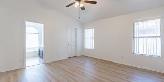 12471 W Holly Street Gallery 25