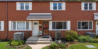 Freshly Renovated 2-Bedroom Condo Near Laurel Shopping & Dining Gallery 1