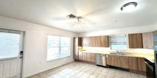 3BR/2BA Oasis with Chef's Kitchen, Private Suite, and Serene Outdoor Haven! Gallery 5