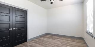 4009 North Indiana Avenue Gallery 12