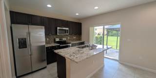 Spacious Townhome in Desirable Vizcaya Falls 3-bedroom, 2.5-bath townhome Gallery 9