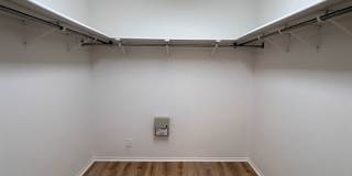 9202 ROQUEFORT Gallery 21