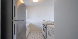 $3,000 / 2 Bed / 2 Bath / 2 Parking – Colonnade on The Green Gallery 11