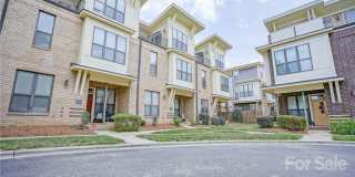 Room in 3 Bedroom Townhome at Steel Yard Ct Gallery 6