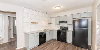 Top Location! Right in the heart of beautiful downtown Boerne! Gallery 1