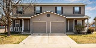 Adorable 2 bedroom townhome with garage! Gallery 1