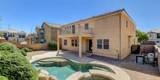 Gorgeous Pool Home! Gallery 1