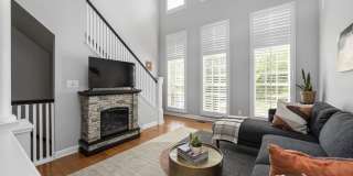 Stylish 3-bedroom townhome in Vermillion in Hustersville Gallery 14