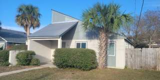 Lynn Haven 3 bedroom 1.5 Bath Duplex Gallery 1