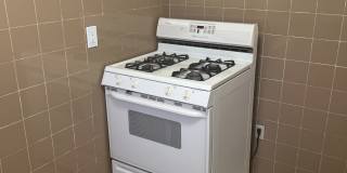 2718 East 18th Street Gallery 14