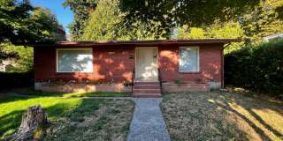 Home in Bremerton close to PSNS. Gallery 1