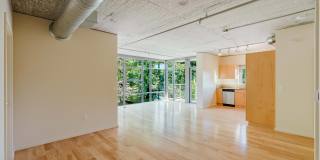 2121 Belmont Gallery 27