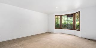 Spacious home in Lakemont Neighborhood! Gallery 8