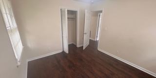 Beautiful 3 BED- 2BA with bonus room fenced in yard Gallery 10