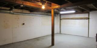 3 Bed, 2 Bath, 2 Car Garage LOG HOME for RENT! Gallery 18